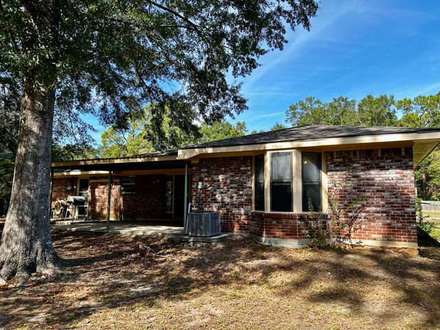 629 Auburn Dr, Deridder, LA 70634