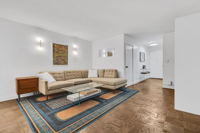 305 E 24th St Apt 15L, New York City, NY 10010