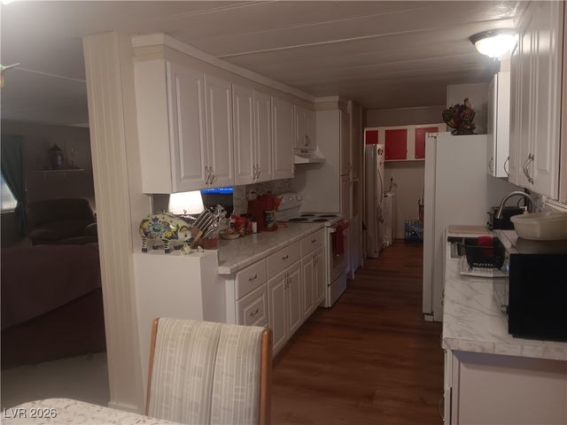 180 West Comstock Circle, Pahrump, NV 89048