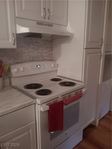 180 West Comstock Circle, Pahrump, NV 89048