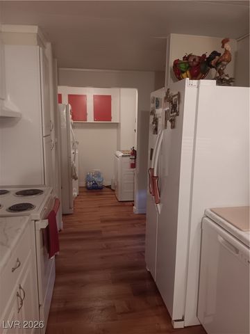 180 West Comstock Circle, Pahrump, NV 89048