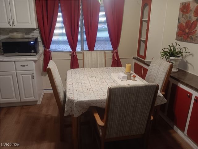 180 West Comstock Circle, Pahrump, NV 89048