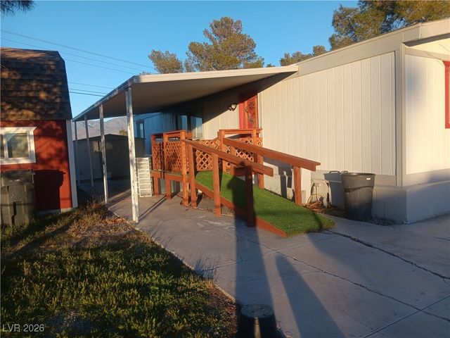 180 West Comstock Circle, Pahrump, NV 89048