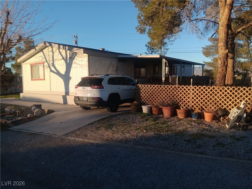 180 West Comstock Circle, Pahrump, NV 89048