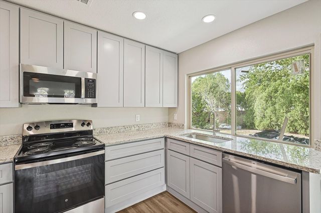 2903 Winterberry Drive, Carrollton, TX 75007