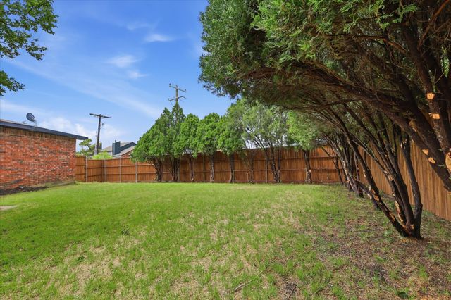 2903 Winterberry Drive, Carrollton, TX 75007