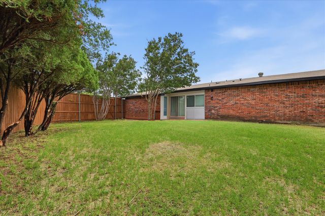 2903 Winterberry Drive, Carrollton, TX 75007