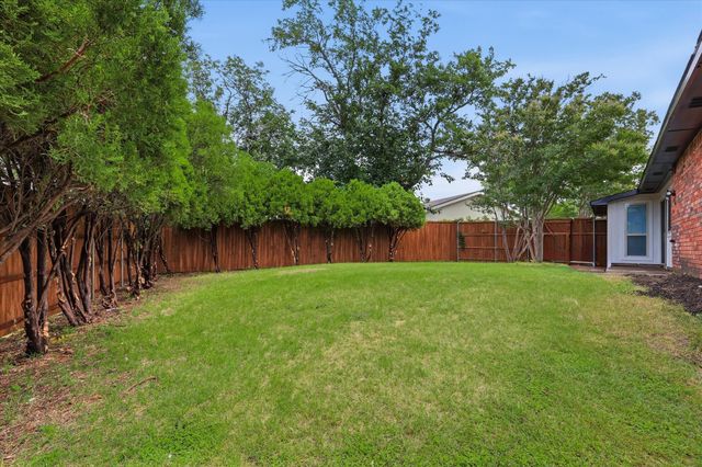 2903 Winterberry Drive, Carrollton, TX 75007