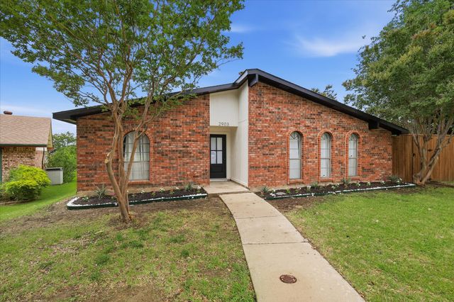 2903 Winterberry Drive, Carrollton, TX 75007