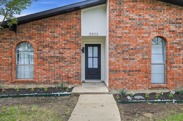 2903 Winterberry Drive, Carrollton, TX 75007