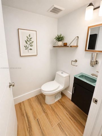 8590 NW 3rd Ln 102, Miami, FL 33126