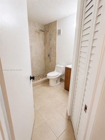 8590 NW 3rd Ln 102, Miami, FL 33126