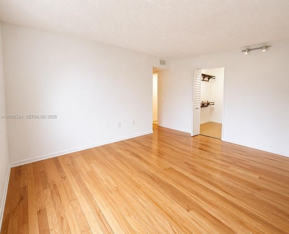 8590 NW 3rd Ln 102, Miami, FL 33126