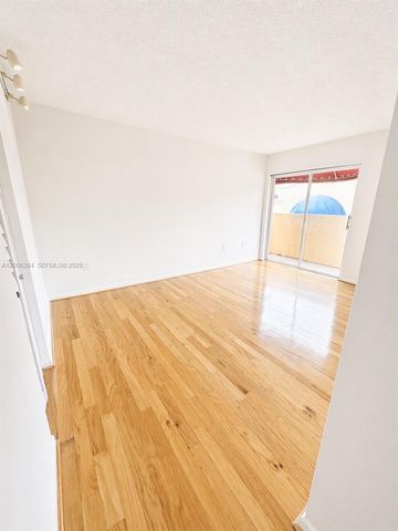 8590 NW 3rd Ln 102, Miami, FL 33126