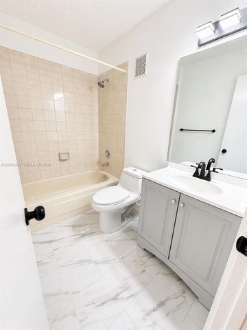 8590 NW 3rd Ln 102, Miami, FL 33126