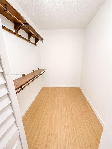 8590 NW 3rd Ln 102, Miami, FL 33126