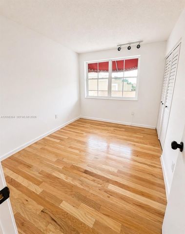 8590 NW 3rd Ln 102, Miami, FL 33126