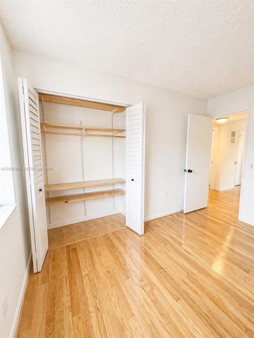 8590 NW 3rd Ln 102, Miami, FL 33126