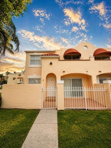 8590 NW 3rd Ln 102, Miami, FL 33126