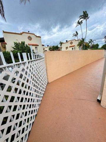 8590 NW 3rd Ln 102, Miami, FL 33126