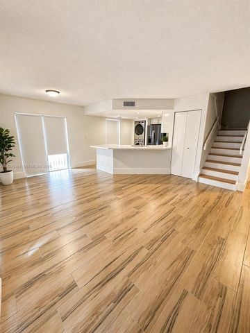 8590 NW 3rd Ln 102, Miami, FL 33126