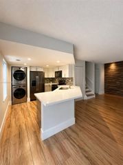 8590 NW 3rd Ln 102, Miami, FL 33126