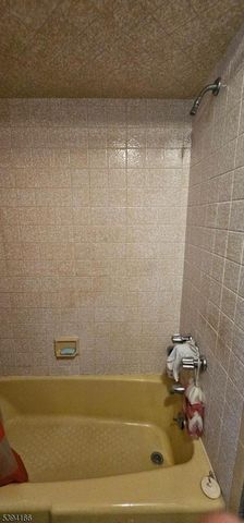 570 Summer Ave, Newark City, NJ 07104