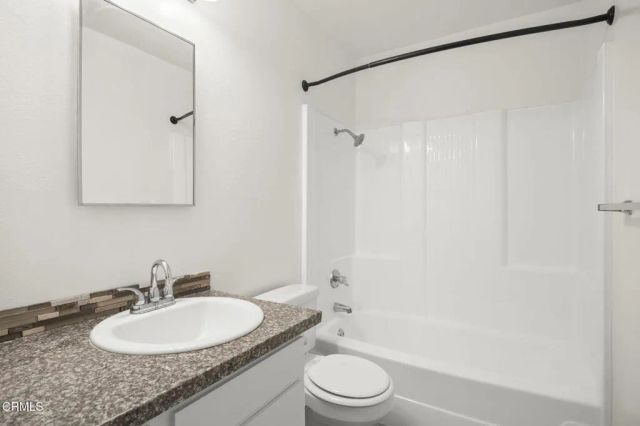 1381 E Santa Clara Street, Ventura, CA 93001