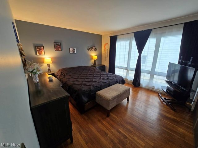 1228 Sarkies Drive NE, Warren, OH 44483