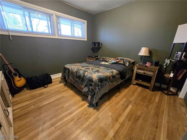 1228 Sarkies Drive NE, Warren, OH 44483