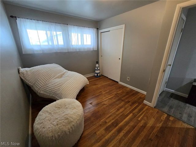 1228 Sarkies Drive NE, Warren, OH 44483