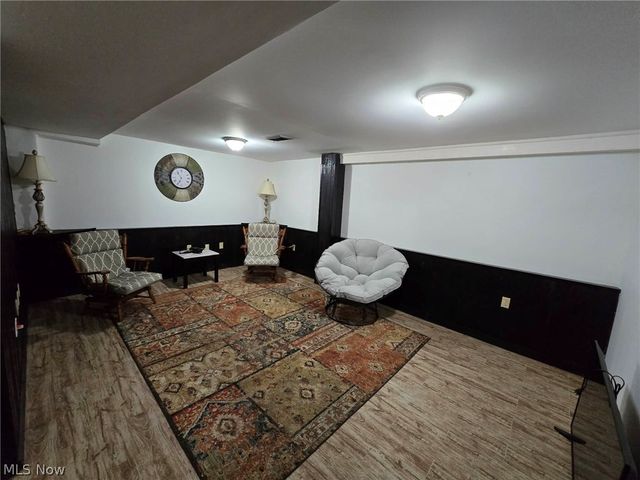 1228 Sarkies Drive NE, Warren, OH 44483