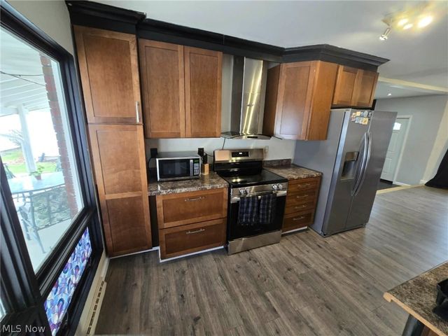 1228 Sarkies Drive NE, Warren, OH 44483