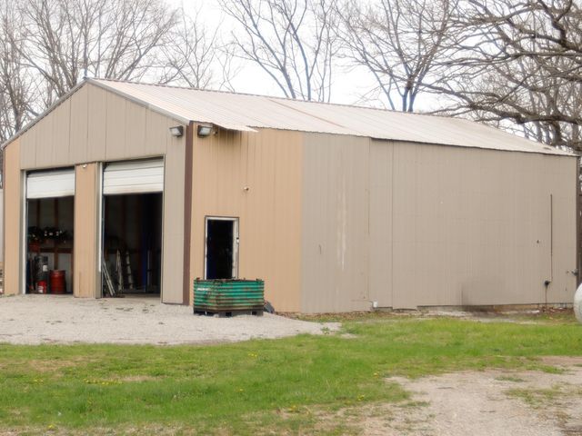 3308 County Road 1710, West Plains, MO 65775