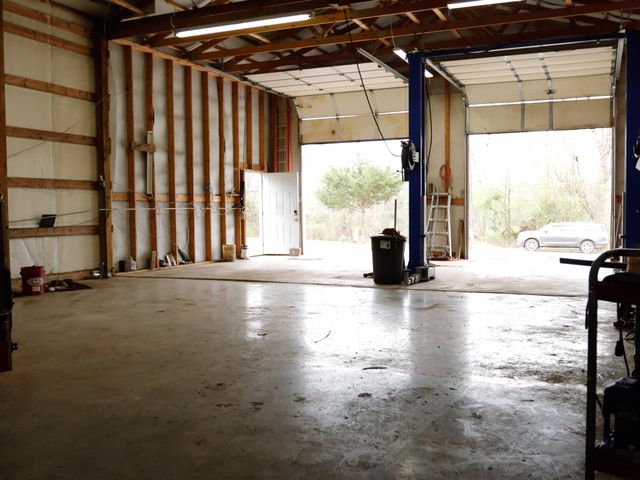 3308 County Road 1710, West Plains, MO 65775