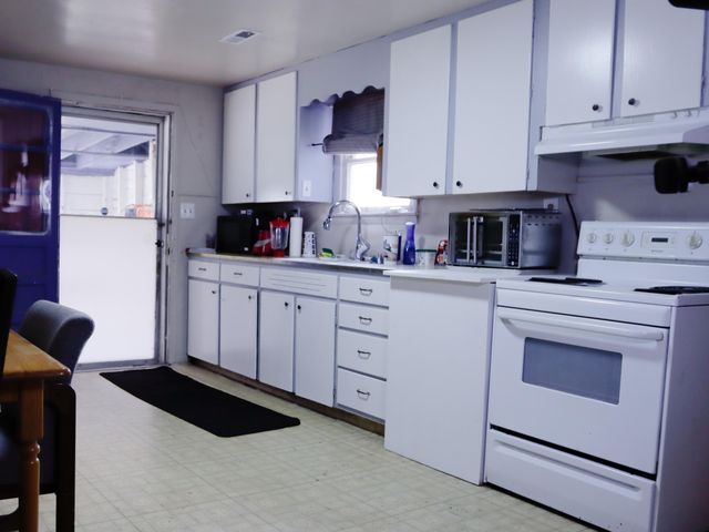 3308 County Road 1710, West Plains, MO 65775