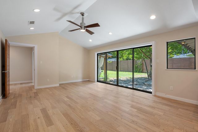 2611 Side DR, Austin, TX 78704
