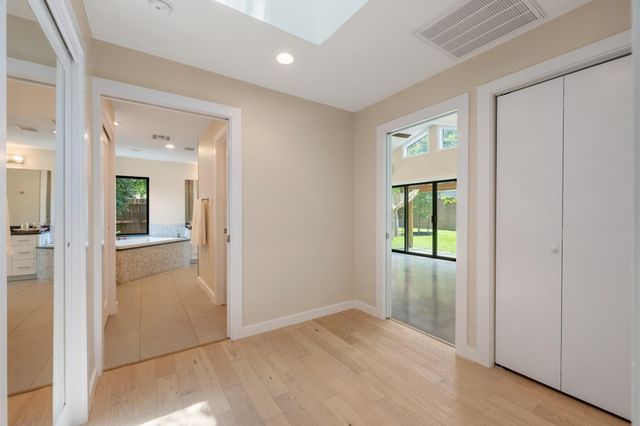 2611 Side DR, Austin, TX 78704