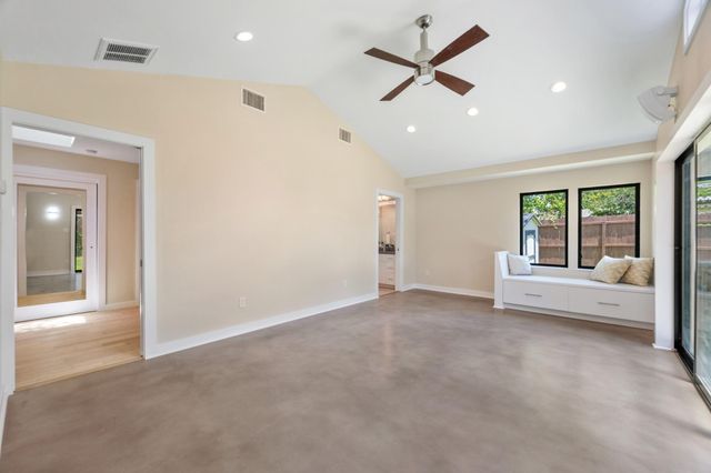 2611 Side DR, Austin, TX 78704