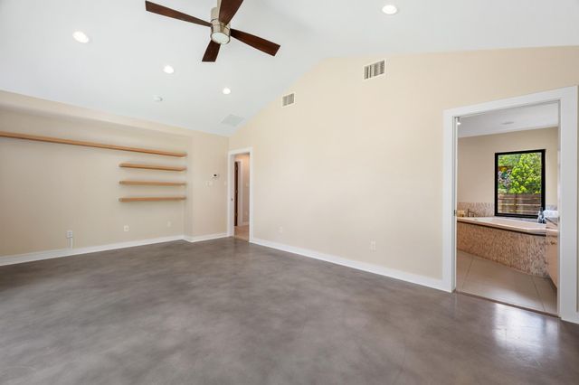 2611 Side DR, Austin, TX 78704