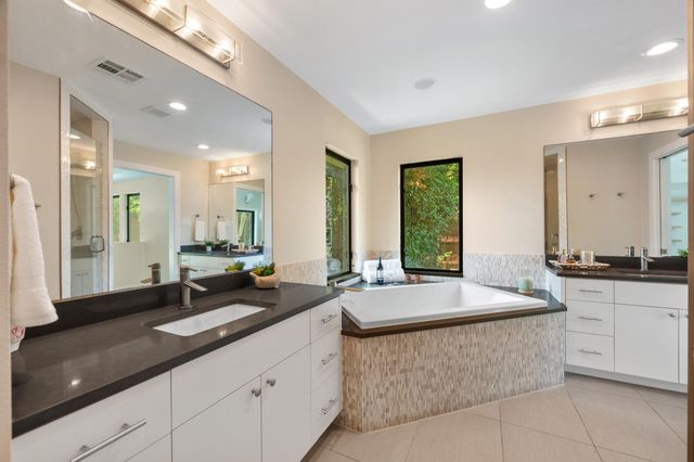2611 Side DR, Austin, TX 78704