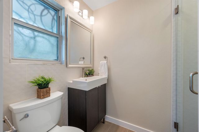 2611 Side DR, Austin, TX 78704