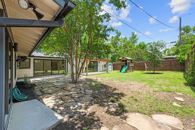 2611 Side DR, Austin, TX 78704