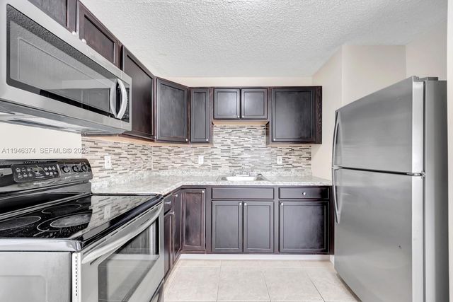 2610 Riverland Dr, Fort Lauderdale, FL 33312