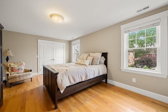 37 Pequossette 37, Watertown, MA 02472