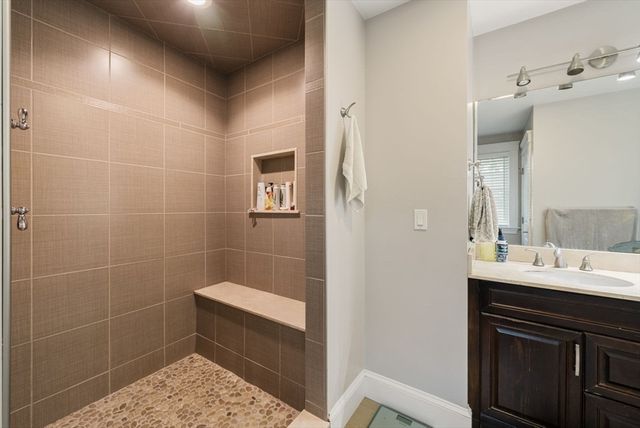 37 Pequossette 37, Watertown, MA 02472