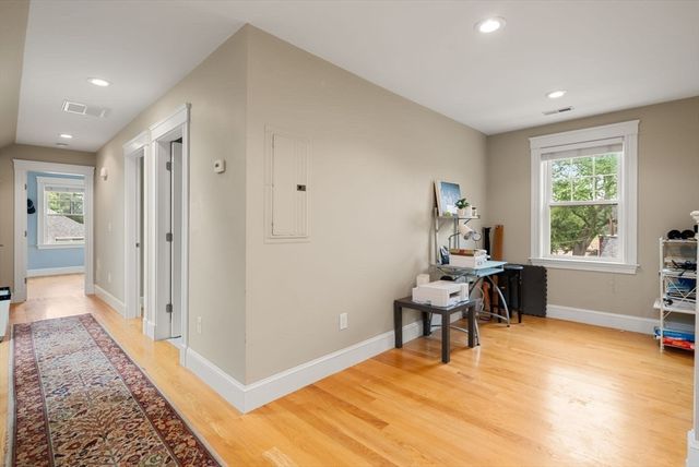 37 Pequossette 37, Watertown, MA 02472