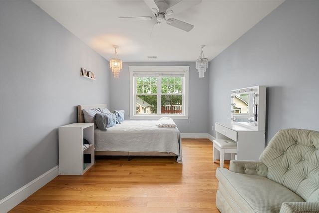 37 Pequossette 37, Watertown, MA 02472