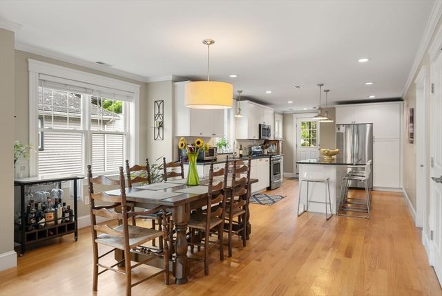 37 Pequossette 37, Watertown, MA 02472