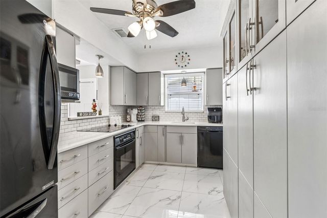 6765 11TH AVENUE N, St Petersburg, FL 33710